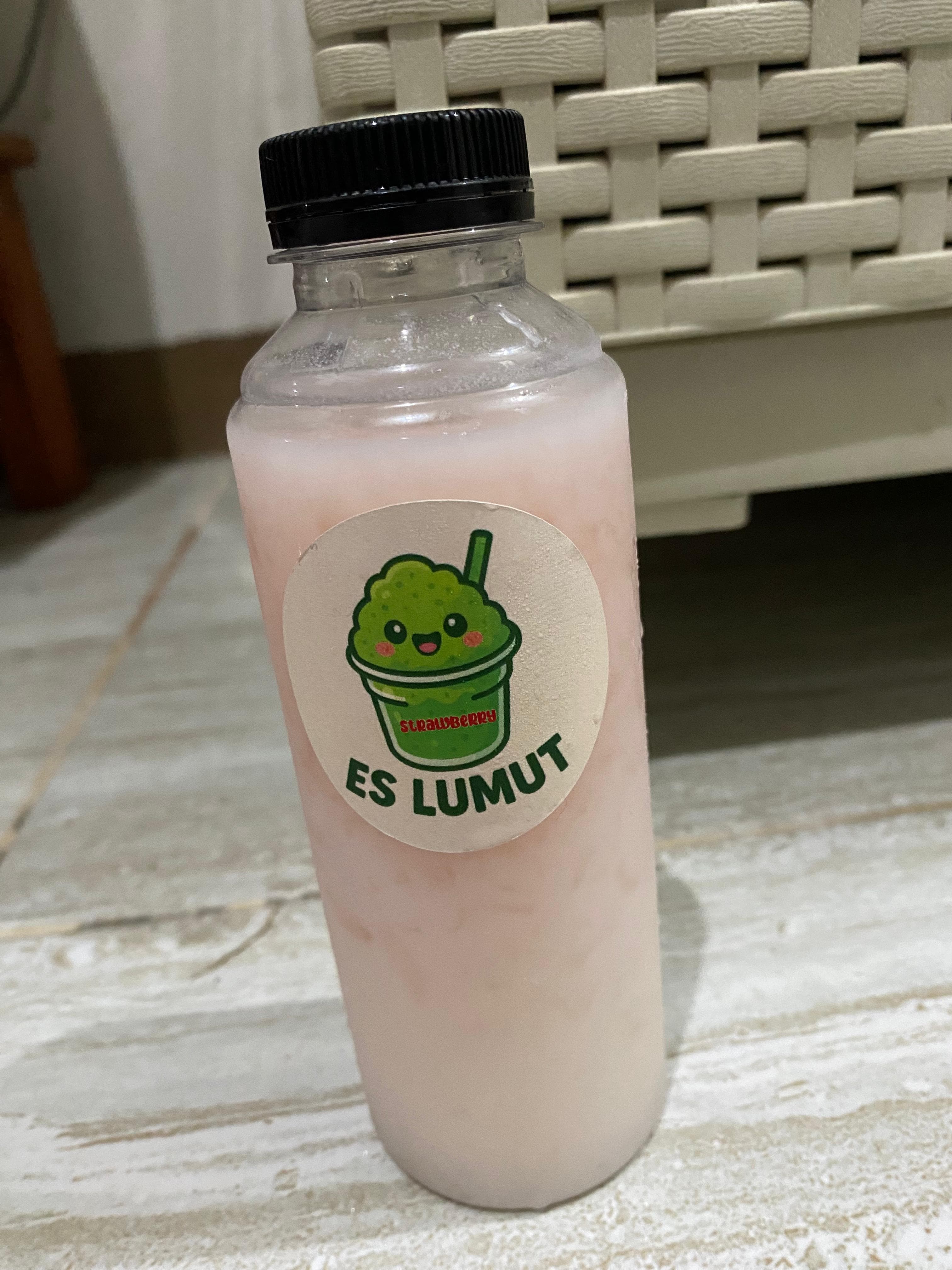 Es Lumut Rasa Stroberi